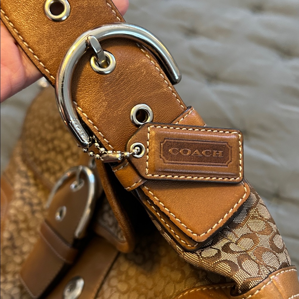 VTG Coach Signature Brown and Tan Patterned Shoulder Bag - Picture 4 of 14